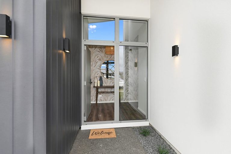 Photo of property in 1 Tumuaki Road, Paerata, 2124