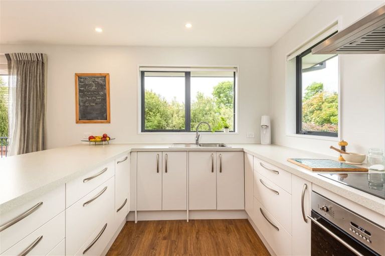 Photo of property in 86 Avondale Road, Avondale, Christchurch, 8061