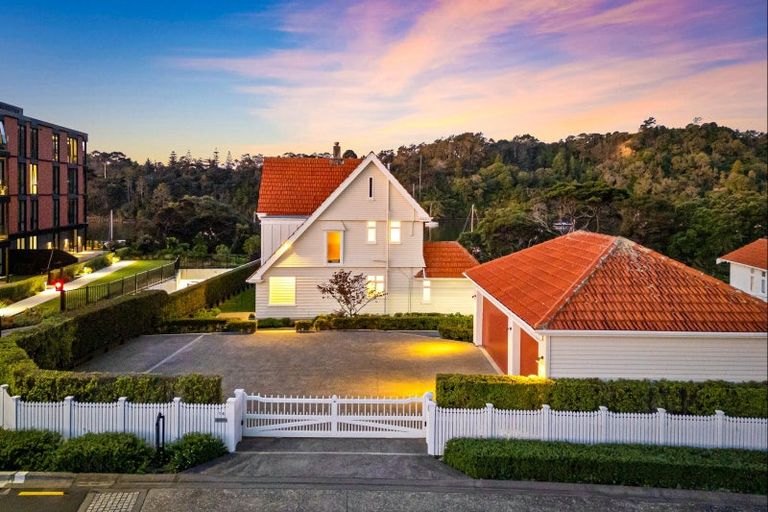 Photo of property in 14 Marlborough Crescent, Hobsonville, Auckland, 0616