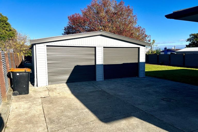 Photo of property in 12 Palliser Place, Milson, Palmerston North, 4414