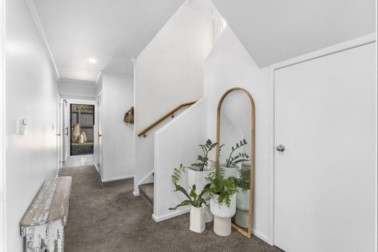 Photo of property in 16a Valley Road, Browns Bay, Auckland, 0630