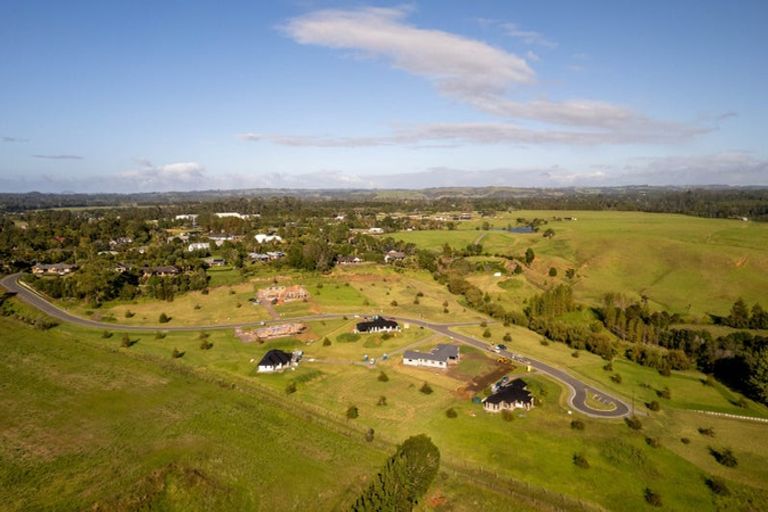 Photo of property in 14 Lone Gum Lane, Kerikeri, 0230