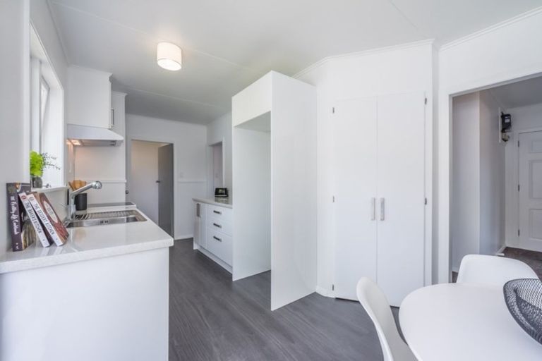 Photo of property in 15 Gardiner Grove, Wainuiomata, Lower Hutt, 5014