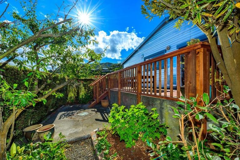 Photo of property in 10 Cornwall Road, Lyttelton, 8082