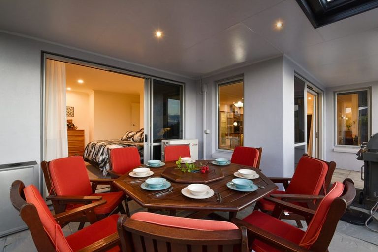 Photo of property in 160 Kittiwake Drive, Schnapper Rock, Auckland, 0632