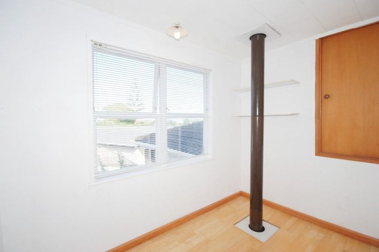 Photo of property in 14 Minaret Drive, Bucklands Beach, Auckland, 2014