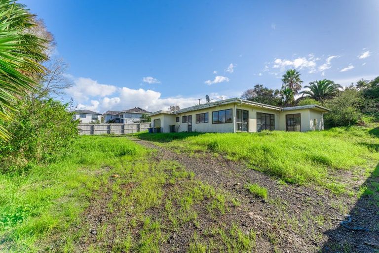 Photo of property in 114b Colwill Road, Massey, Auckland, 0614