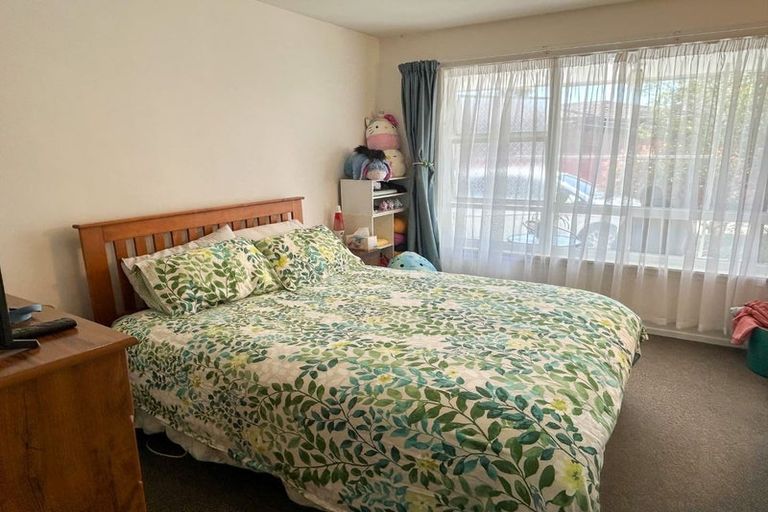 Photo of property in 12 Ensors Road, Opawa, Christchurch, 8023