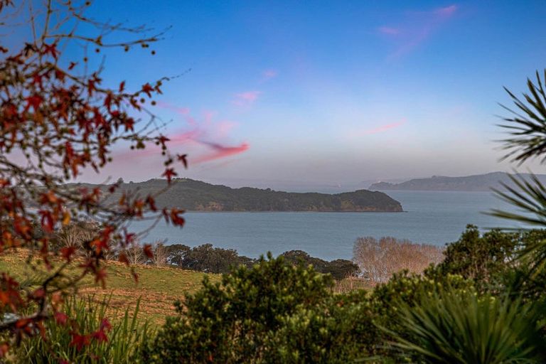 Photo of property in 107 Miller Way, Mahurangi East, Warkworth, 0982