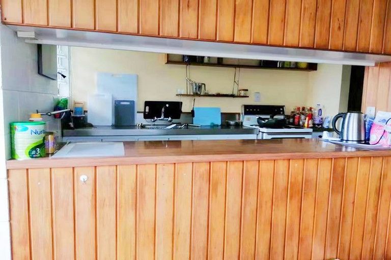 Photo of property in 118 Pupuke Road, Hillcrest, Auckland, 0627