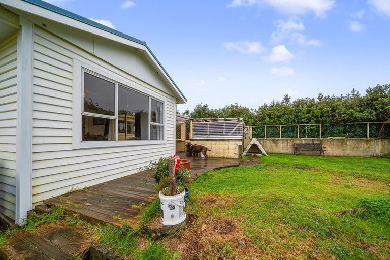 Photo of property in 38 Paritutu Road, Spotswood, New Plymouth, 4310