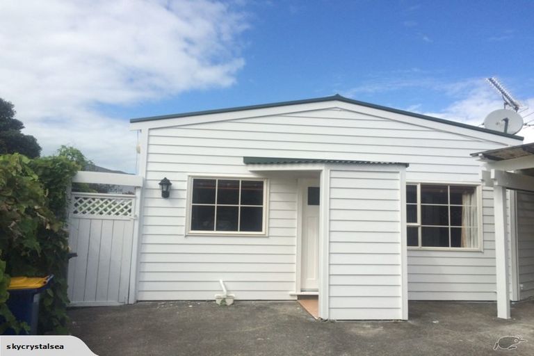 Photo of property in 2/56 Northcote Road, Northcote, Auckland, 0627