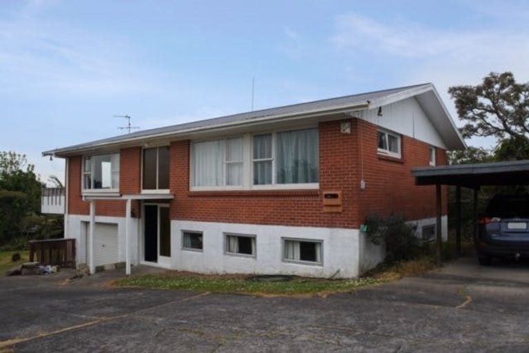 Photo of property in 33 School Road, Te Atatu South, Auckland, 0610