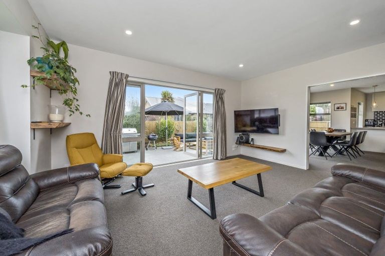 Photo of property in 6 Greenan Place, Doyleston, 7683