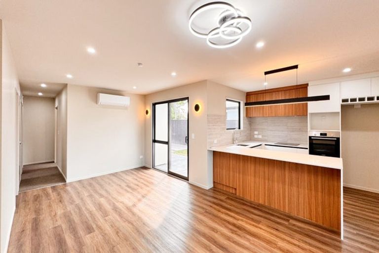 Photo of property in 7 Akoranga Place, Hornby, Christchurch, 8042