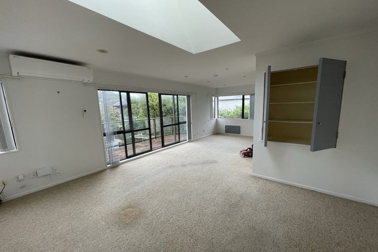 Photo of property in 1/72 Derwent Street, Island Bay, Wellington, 6023