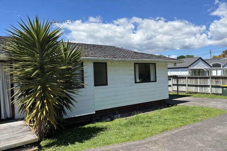 Photo of property in 84 Wharf Road, Te Atatu Peninsula, Auckland, 0610