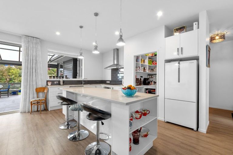 Photo of property in 32 Fairfax Crescent, Pyes Pa, Tauranga, 3112