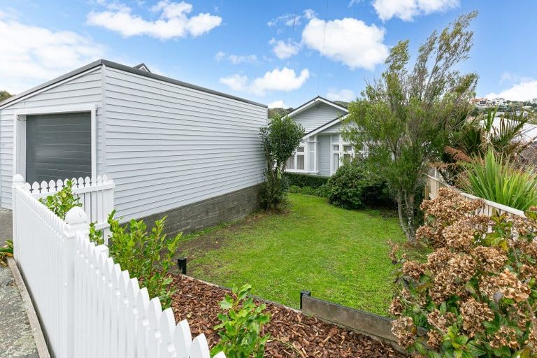 Photo of property in 47 Eden Street, Island Bay, Wellington, 6023