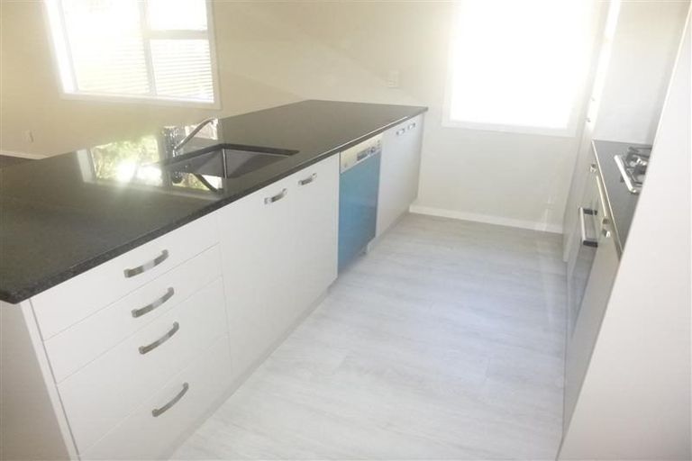 Photo of property in 20u8 Glanmire Road, Newlands, Wellington, 6037