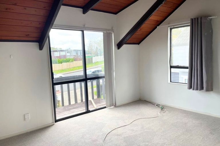 Photo of property in 1/4 Manuka Road, Glenfield, Auckland, 0629