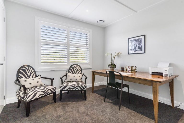 Photo of property in 90 Bushlake Way, Kingseat, Papakura, 2580