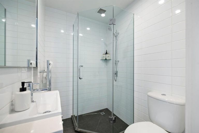 Photo of property in The Beeches Apartments, 12/60 Hallenstein Street, Queenstown, 9300