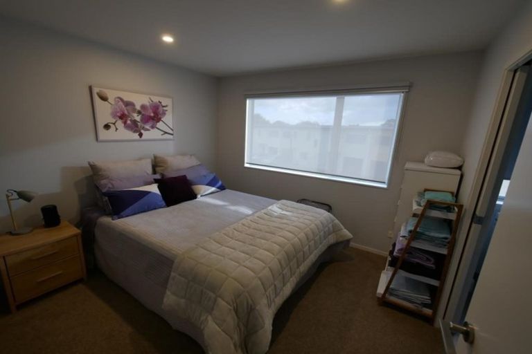 Photo of property in 27/11 Ray Small Drive, Papakura, 2110