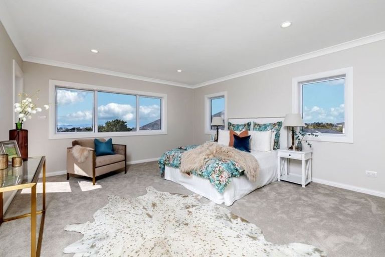 Photo of property in 10 Spyglass Street, Red Beach, 0932