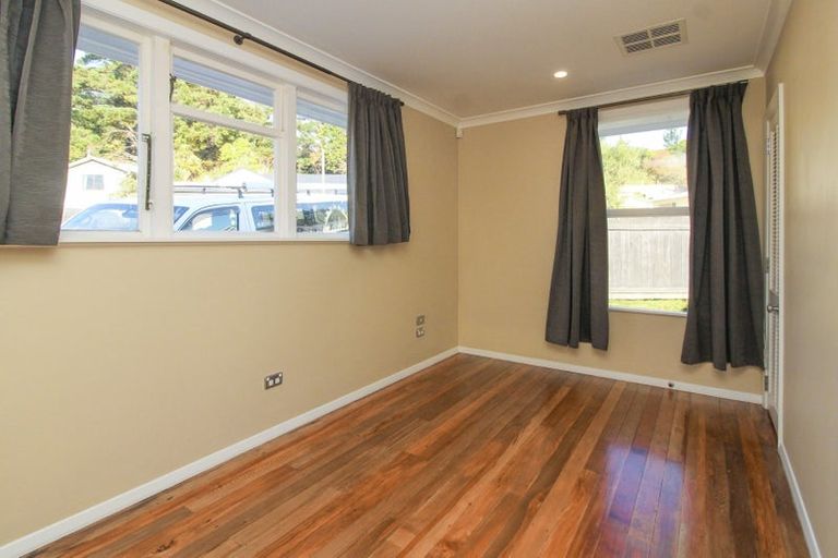 Photo of property in 12 Fenchurch Grove, Stokes Valley, Lower Hutt, 5019