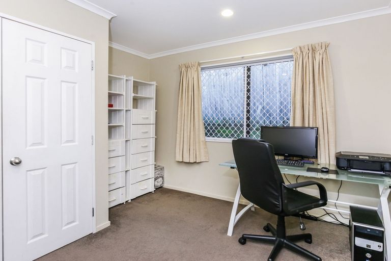Photo of property in 20 Exotic Place, Massey, Auckland, 0614