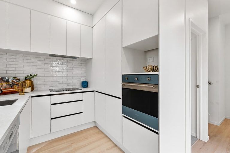Photo of property in 49c Vera Road, Te Atatu South, Auckland, 0610