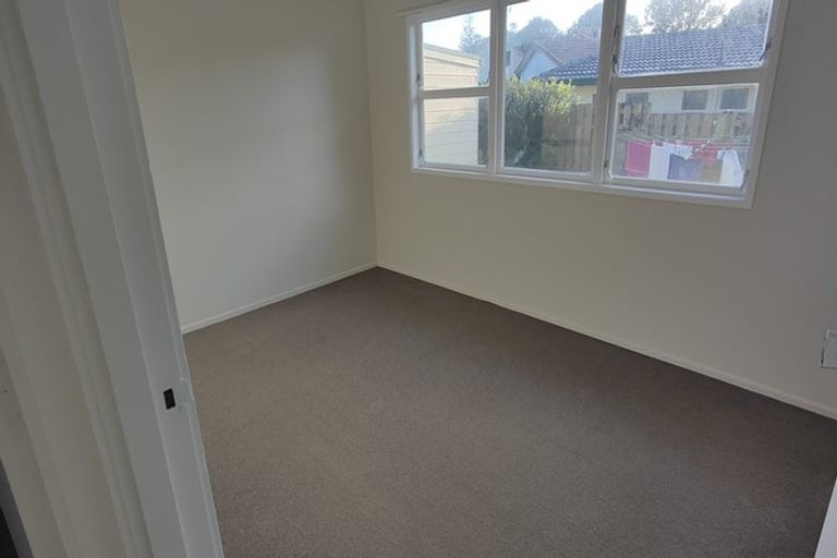 Photo of property in 74 Rosario Crescent, Red Beach, 0932