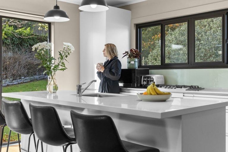 Photo of property in 3 Stuart Place, Blagdon, New Plymouth, 4310