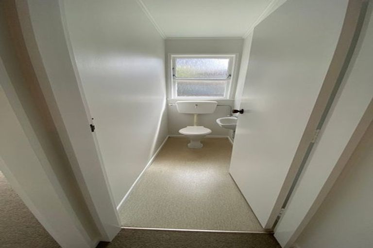 Photo of property in 1 Flint Way, Northland, Wellington, 6012