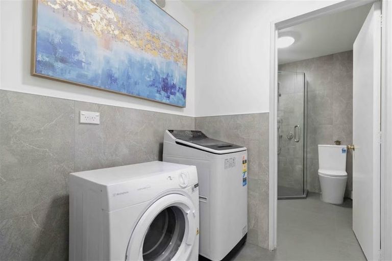 Photo of property in 39/37 Hallenstein Street, Queenstown, 9300