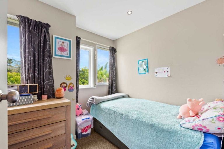 Photo of property in 14 Fairmount Road, Titirangi, Auckland, 0604