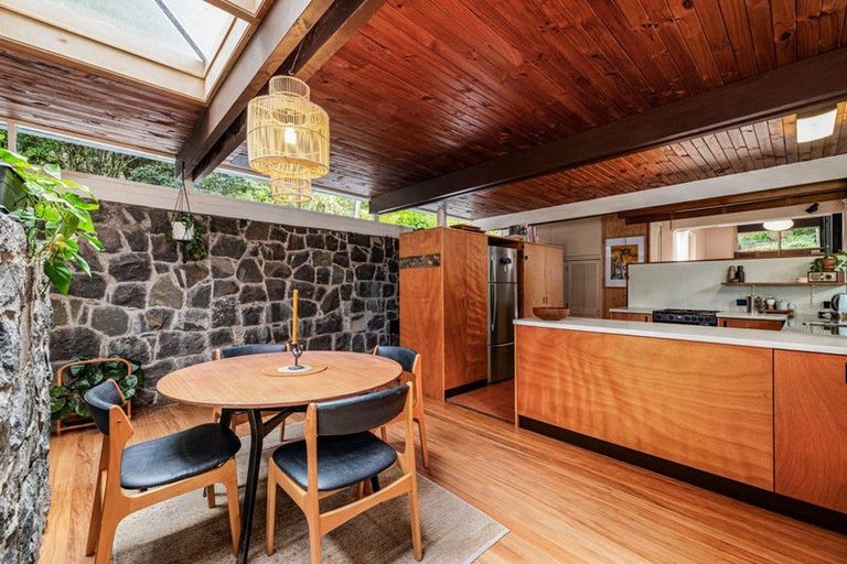 Photo of property in 30 Kopiko Road, Titirangi, Auckland, 0604