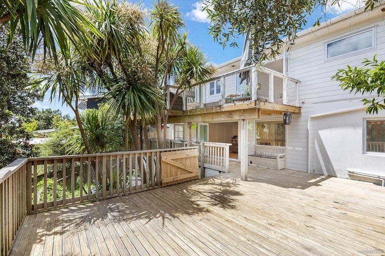 Photo of property in 92 Castor Bay Road, Castor Bay, Auckland, 0620