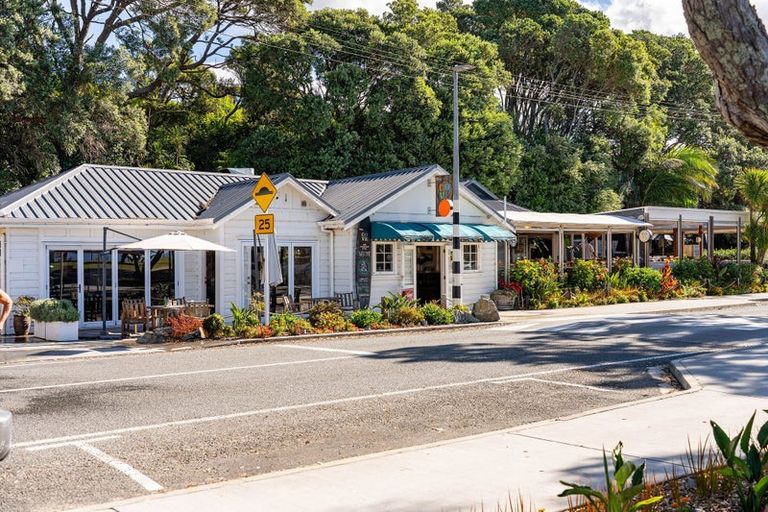 Photo of property in 844 Cove Road, Waipu, 0582