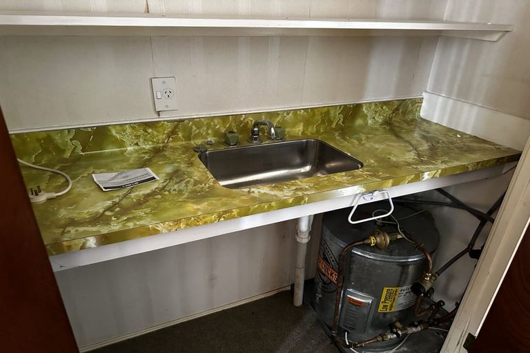 Photo of property in 12 Halberg Street, Papakura, 2110