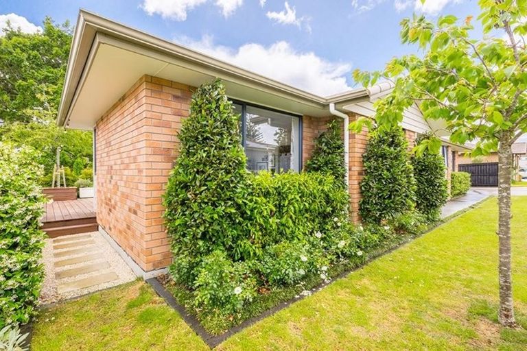 Photo of property in 169j Colwill Road, Massey, Auckland, 0614
