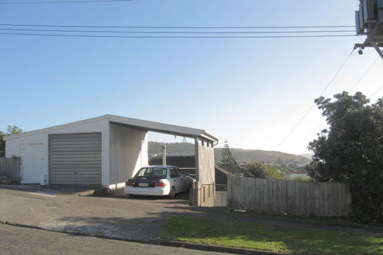 Photo of property in 6 Spur Grove, Titahi Bay, Porirua, 5022
