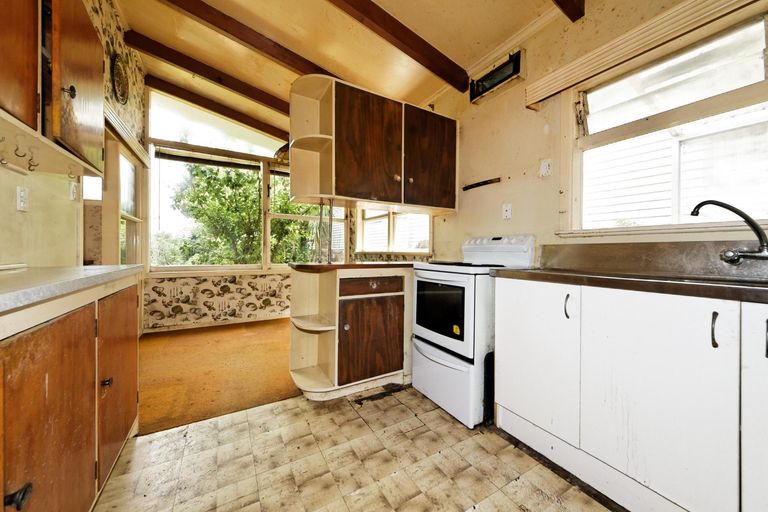 Photo of property in 5a Springbank Lane, Te Atatu Peninsula, Auckland, 0610