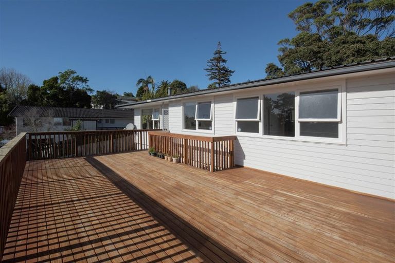 Photo of property in 17 Holt Avenue, Torbay, Auckland, 0630