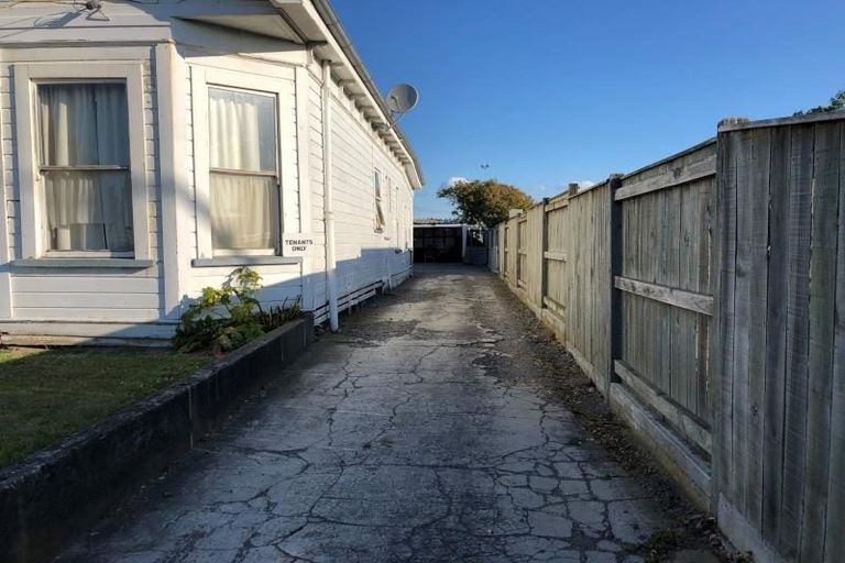 Photo of property in 152 Featherston Street, Palmerston North, 4410