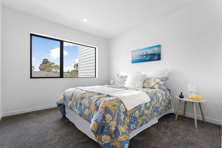 Photo of property in 89a Oreil Avenue, West Harbour, Auckland, 0618