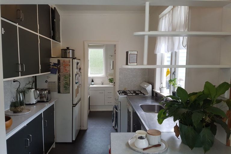 Photo of property in 76 Mcalpine Avenue, Mount Cook, Wellington, 6011