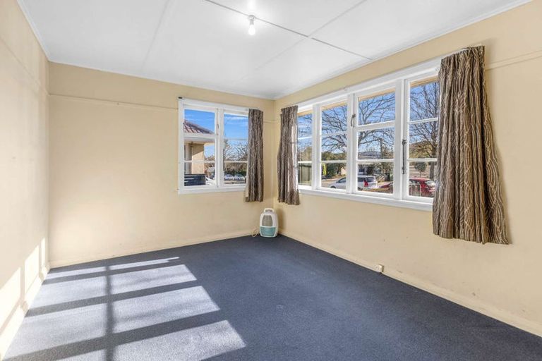 Photo of property in 616 Featherston Street, Roslyn, Palmerston North, 4414