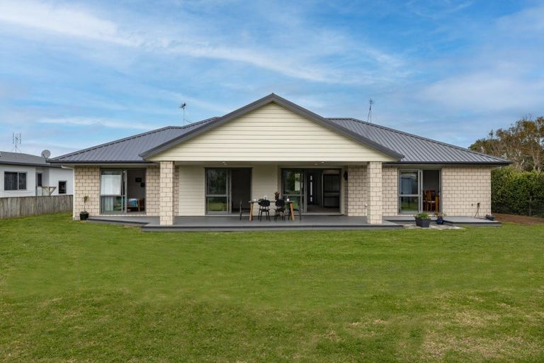 Photo of property in 9 Mylindas Road, Whakatiwai, Miranda, 2473
